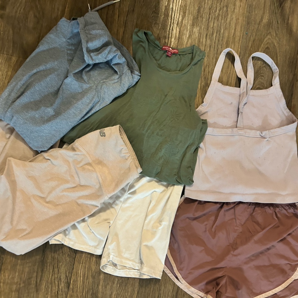 6 Piece Workout Bundle Clothing Lot, Size XS/Small